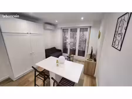 joli studio meublé avec terrasse et parking privé