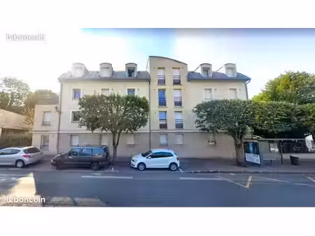 location studio meublé + parking en sous sol