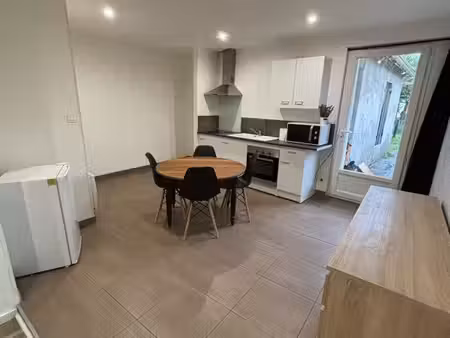 t2 40 m² – jardin et cabanon – gare à 3 min