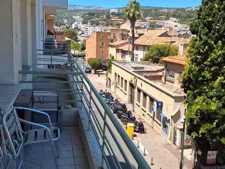 location meublé magnifique type1-balcon-centrecassis