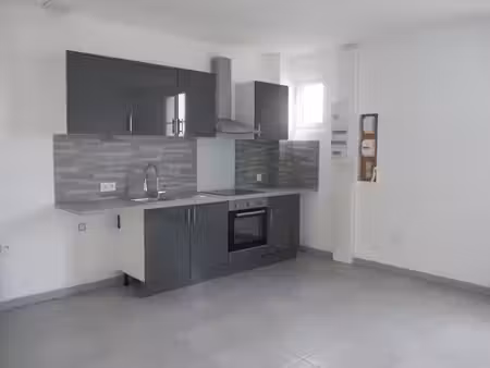 appartement type 3 a louer en centre ville de la flèche