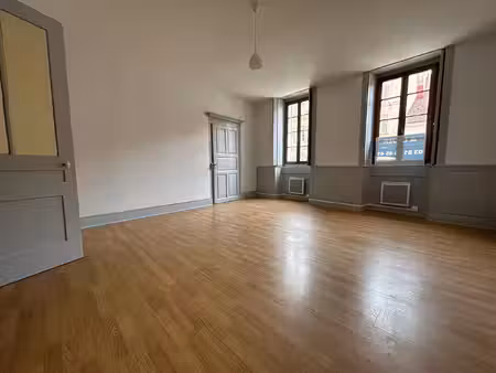 appartement de type f3 au centre ville