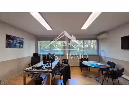 marseille prado - bureaux de 70 m² à louer - résidence de standing avec box fermé