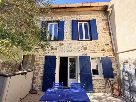 maison de village rénovée avec terrasse et jardin – dreuilhe