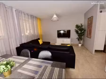 joli t4  80 m 2  proximité de la plage des catalans 13007