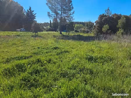 terrain 330 m² lambesc