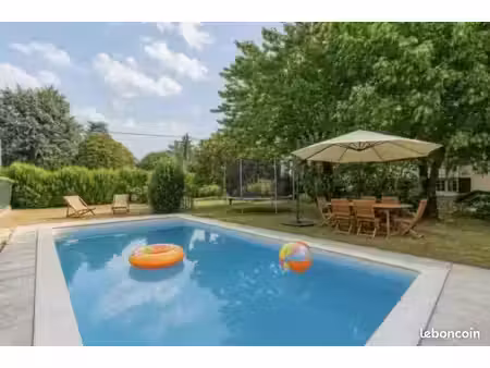 à vendre – appartement t4 avec jardin de 400 m² et piscine