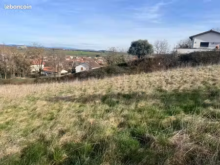 terrain viabilisé st pierre de chandieu 720 m²