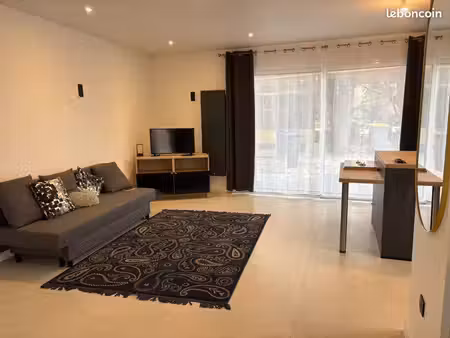 grand studio 40 mètres carrés indépendant  terrasse  clim réversible – charges comprises