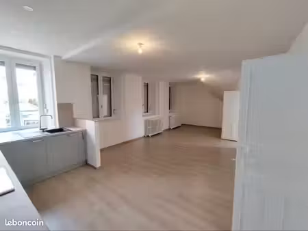 appartement t4 de 89 m² situé en plein centre-ville d'héricourt récemment rénové