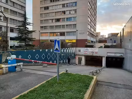 place de parking avenue de choisy