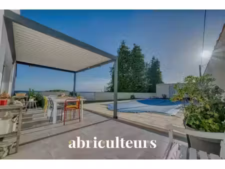 maison familiale de 154 m² avec piscine en vente à val-de-cognac (16370)