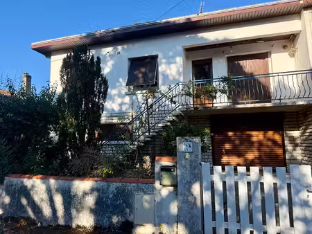 vente maison 6 pièces  106.00m²  rochefort