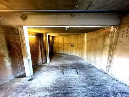 emplacement de parking couvert – woluwe-saint-lambert