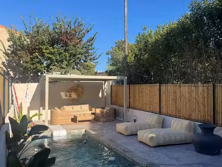 maison de 77 m² avec piscine  pergola et 2 places de parking – saint-mitre