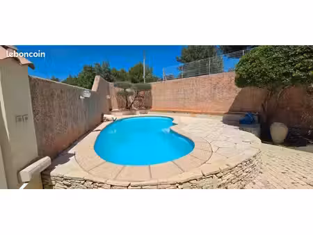 maison avec piscine et grand garage