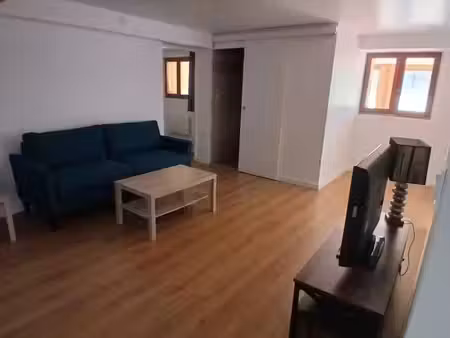 grand t3 en rdc terrasse/jardin proche hôpital ?