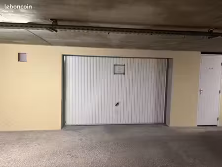 garage / box