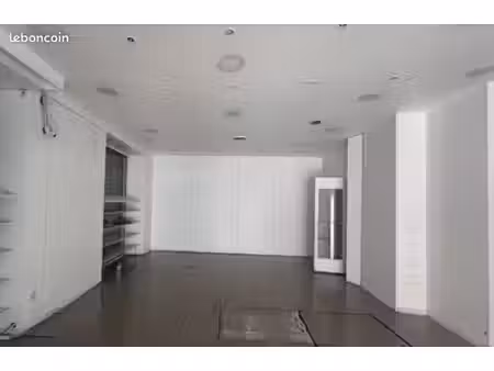 local commercial 62 m² paris 18