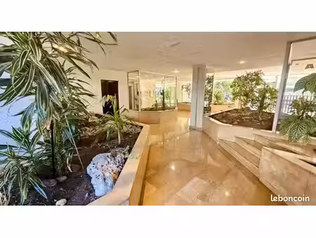local professionnel erp 35m2 à louer paris 18