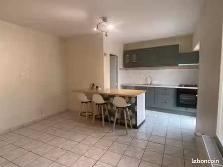 à louer – appartement t2 de 43 m² – 560 hors charges