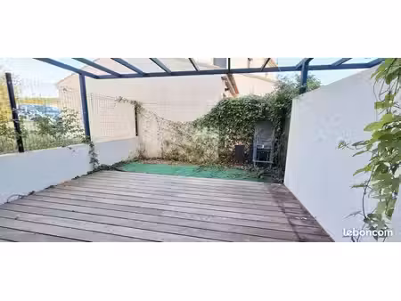a louer l'annee triplex de type 4