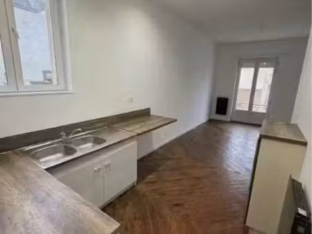 appartement t2 bis 1 chambre et 1 bureau hyper centre avec grande terrasse