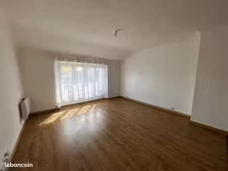 appartement à louer à pamfou