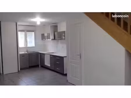 beau t2 en maison mitoyenne