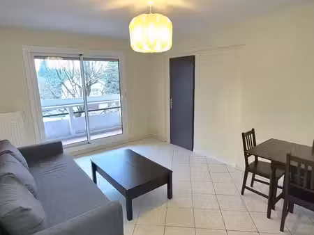 tassin-la-demi-lune – t3 meublé de 64 m² avec loggia et parkings