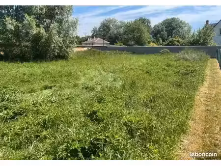 terrain 1 010 m² anet