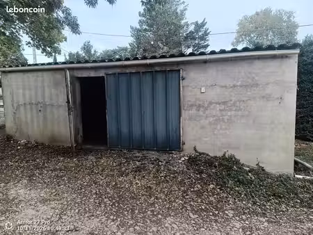 garage ou box de rangement