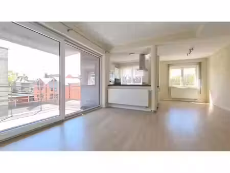 appartement à louer avec terrasse et 2 chambres   evere (vbe78150)