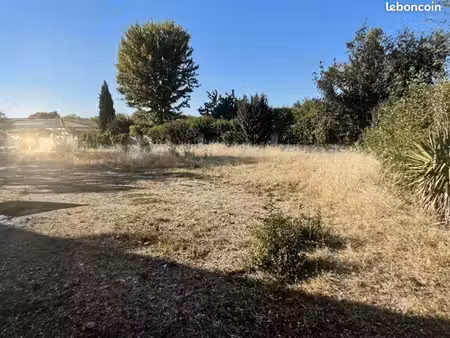 terrain 1 300 m² eaunes