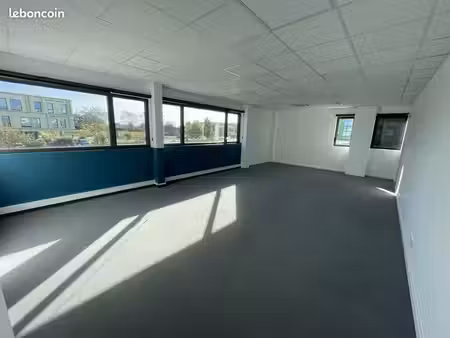 bureaux 1 019 m²