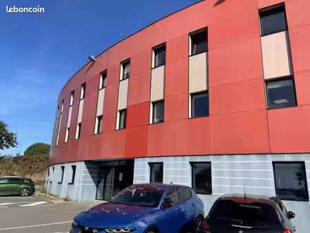 bureaux 249 m²