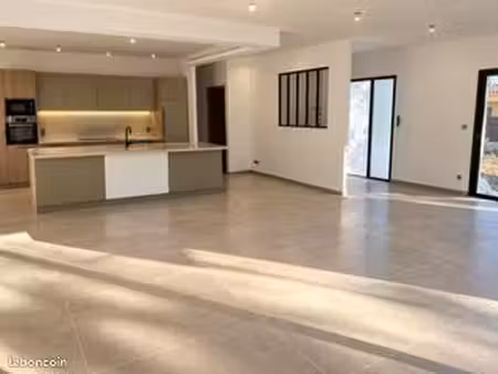 villa contemporaine neuve de plain-pied – 165 m² – terrain 1 995 m²