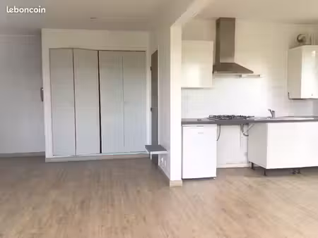 studio 1 pièce 32 m²