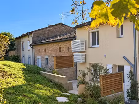 maison rénovée avec jardin de 706 m² – dpe a – baziège