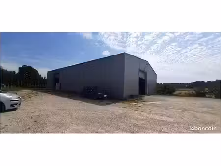 commerce 600 m²