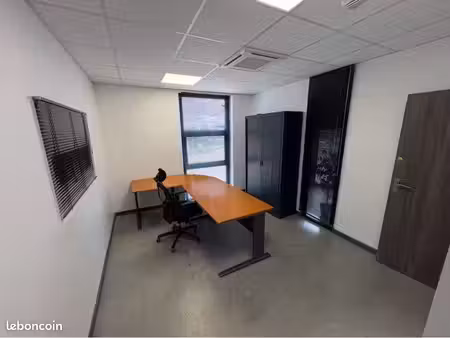 bureau à louer dans zone artisanale