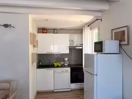 maisonnette 44m2 jardinet parking