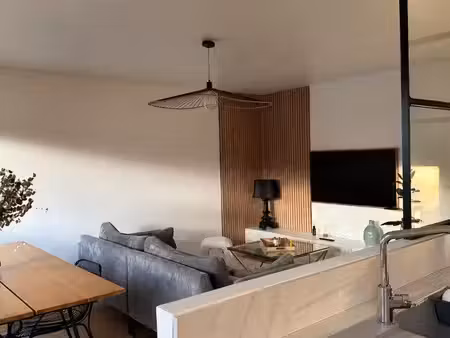 t3 68 m² rénové + box privatif