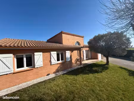 nailloux (31560) — villa 130 m² plein sud : vue pyrénées & lac  salon d’été 57 m²  piscine