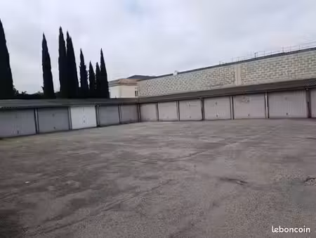 parkings motos