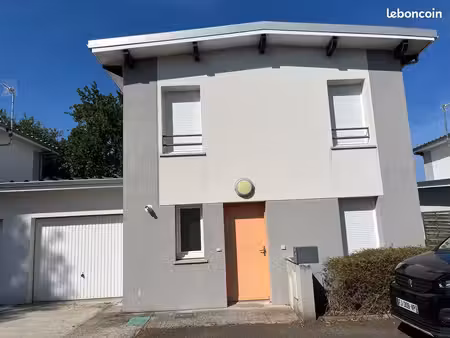 maison 4 pièces / 80 m² à louer à la teste de buch  loyer 1200 cc