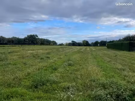 terrain 1 200 m² pugnac
