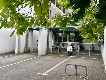 place de parking sécurisée – bègles – 6 000