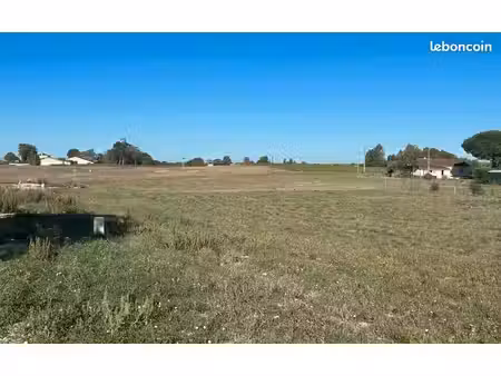 terrain 1 021 m² cars