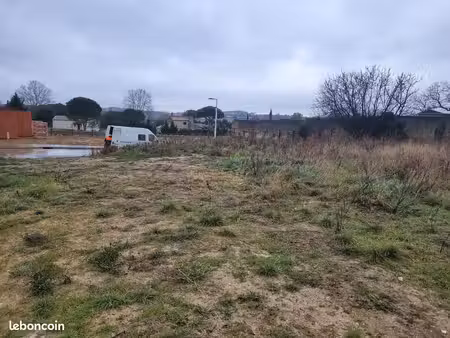 terrain constructible 483 m2 pouzolles